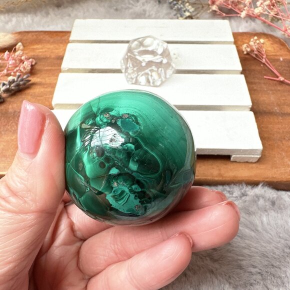 Beautiful Malachite Egg - Picture 6 of 7